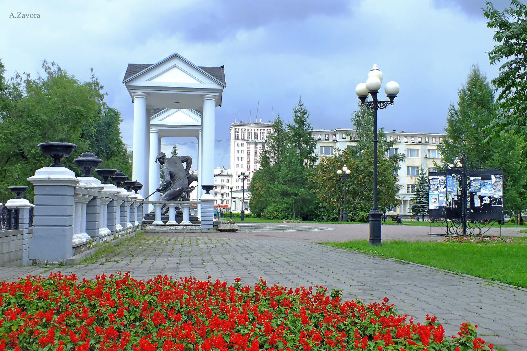 Проспект Металлургов (улица Металлургов), Площадь Маяковского, Театральная  площадь, Парк Гагарина - Улицы Новокузнецка. Центральный район - Фотоальбом  - 400 Знаменитых Новокузнечан